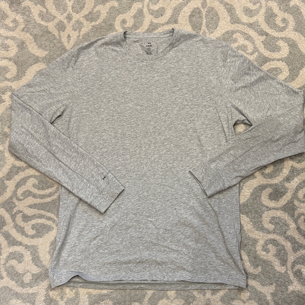 Men's Under Armor Gray Long Sleeve Shirt